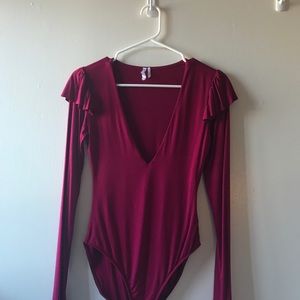 Beautiful Maroon Ruffled Sleeve Bodysuit🍒